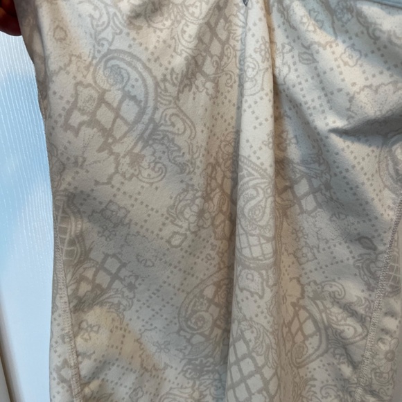 Lululemon size S athletic top - Picture 6 of 7